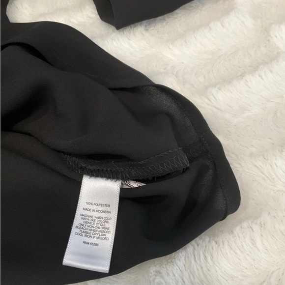 Express Women’s Semi Sheer Lace Up Roll Tab Sleeve Tunis Size Small - Picture 4 of 9